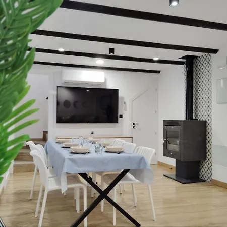 La Buhardilla De Charlin * Casas de Ves